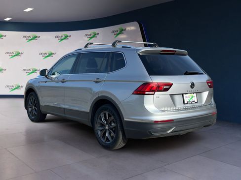 Used 2023 Volkswagen Tiguan SE w/ Panoramic Sunroof Package image 6