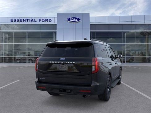 New 2025 Ford Expedition Active image 8