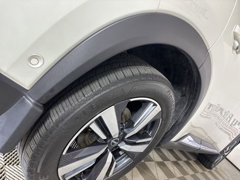 Used 2023 Nissan Rogue SL w/ SL Premium Package image 31