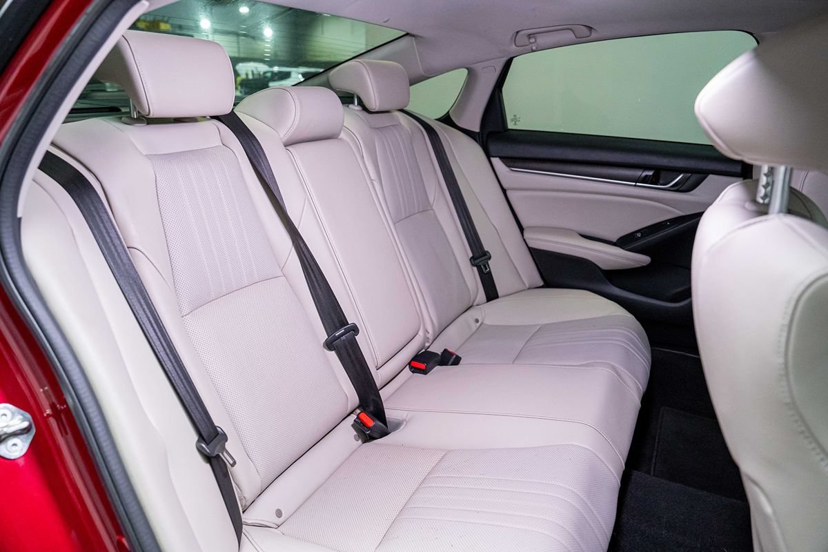 Used 2021 Honda Accord Touring image 18