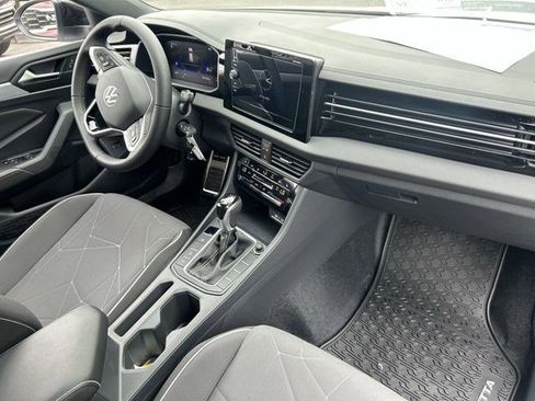 Used 2025 Volkswagen Jetta Sport image 8