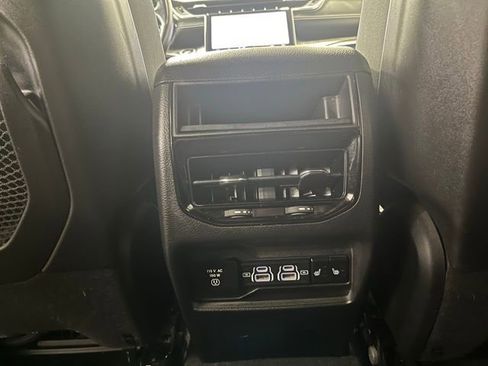 Used 2022 Jeep Grand Cherokee Overland image 25