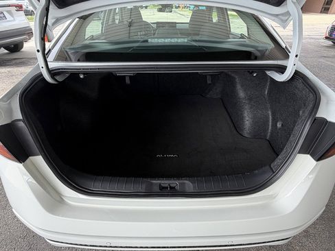 Used 2025 Nissan Altima 2.5 SV w/ SV Premium Package AWD/4WD image 29
