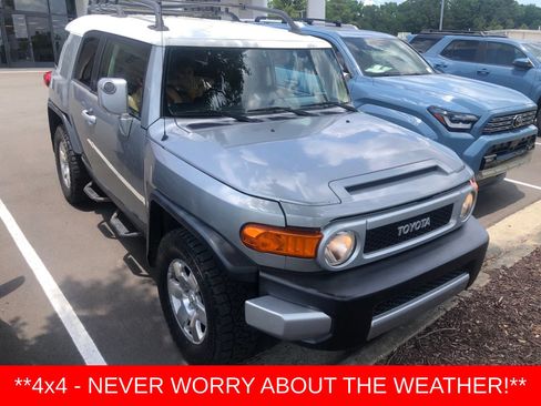 Used 2010 Toyota FJ Cruiser 4WD image 2