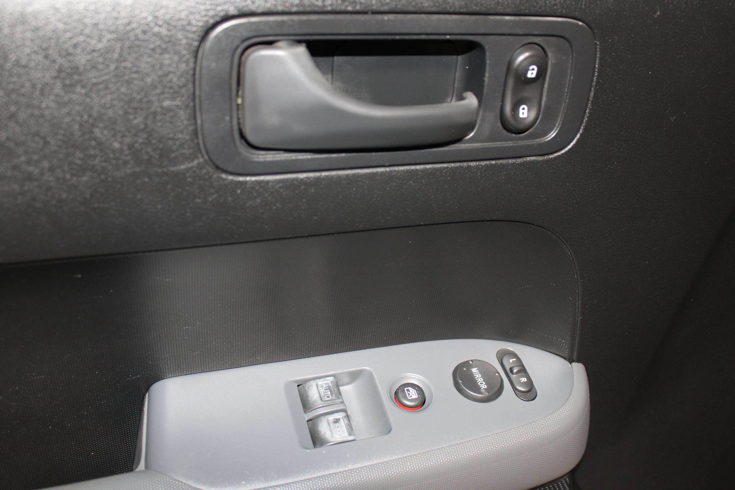Used 2005 Honda Element EX image 10