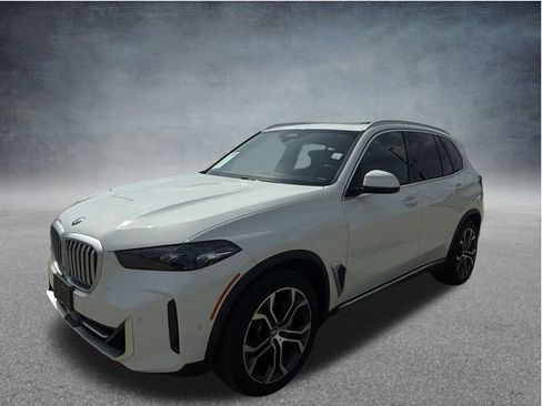 Used 2024 BMW X5 sDrive40i w/ Parking Assistance Package RWD image 3