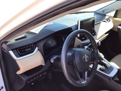 Used 2021 Toyota RAV4 Limited AWD/4WD image 23