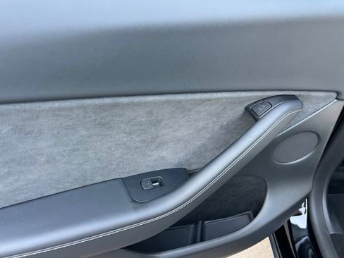 Used 2023 Tesla Model Y 2WD image 53