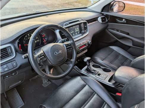 Used 2019 Kia Sorento EX FWD image 18