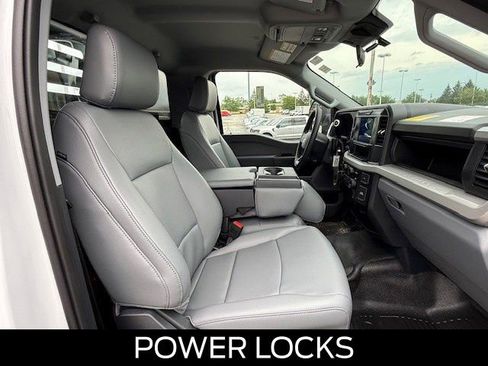 New 2025 Ford F550 4x4 Regular Cab Super Duty w/ XL Chrome Package image 16