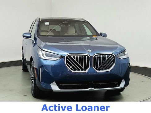 Used 2025 BMW X3 xDrive30i w/ Premium Package AWD/4WD image 2