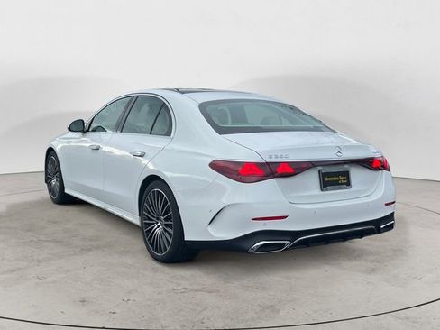Used 2024 Mercedes-Benz E 350 4MATIC Sedan image 3