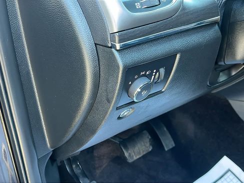 Used 2018 Jeep Grand Cherokee Limited image 23