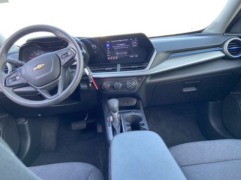 Used 2024 Chevrolet Trax LS w/ Driver Confidence Package FWD image 15