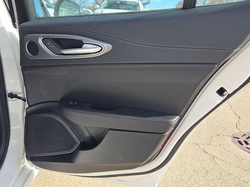 New 2025 Alfa Romeo Giulia AWD image 12