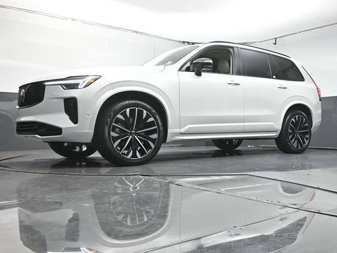 Certified 2026 Volvo XC90 B6 Ultra w/ Protection Package Premier AWD/4WD image 36