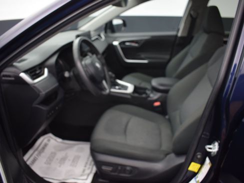 Used 2021 Toyota RAV4 XLE w/ Convenience Package AWD/4WD image 14