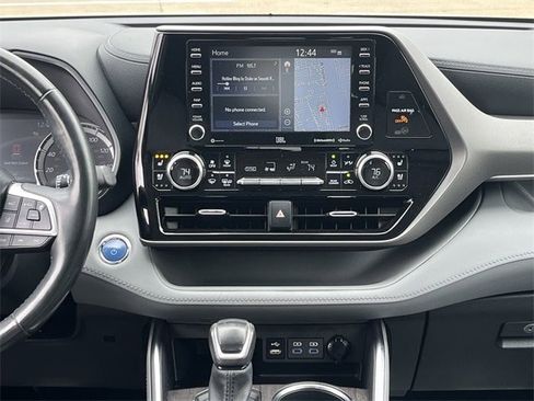 Used 2022 Toyota Highlander Limited image 17