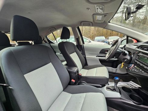 Used 2014 Toyota Prius C Two image 35