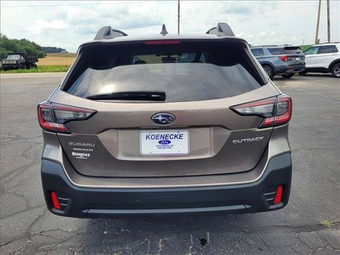Used 2021 Subaru Outback Premium AWD/4WD image 6