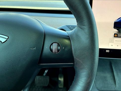 Used 2023 Tesla Model Y Long Range image 23