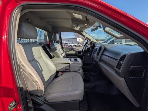 Used 2017 Ford F550 4x4 Regular Cab Super Duty image 10
