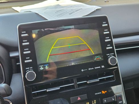 Used 2022 Toyota Avalon Touring image 19