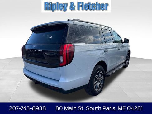 Used 2025 Ford Expedition Active AWD/4WD image 3
