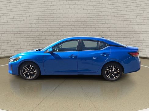 Used 2025 Nissan Sentra SV FWD image 8