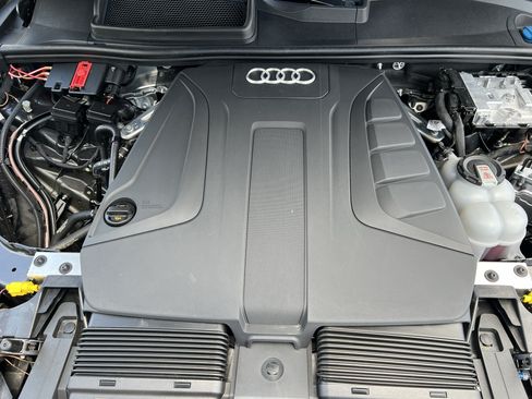Certified 2025 Audi Q7 2.0T Premium w/ Convenience Package AWD/4WD image 36