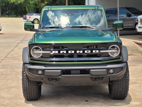 Used 2025 Ford Bronco Outer Banks w/ Sasquatch Package AWD/4WD image 2