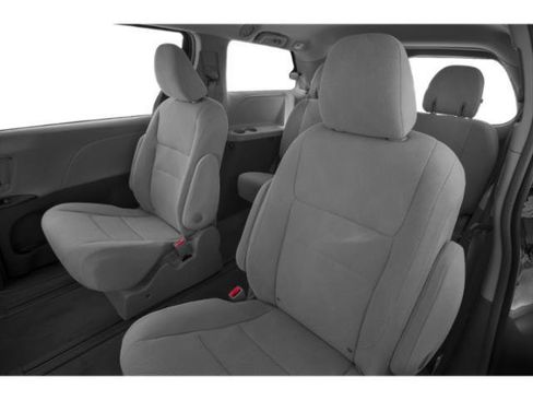 Certified 2018 Toyota Sienna LE w/ Carpet Mat Package image 14