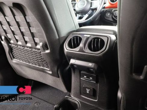 Used 2021 Jeep Wrangler Unlimited Rubicon AWD/4WD image 28