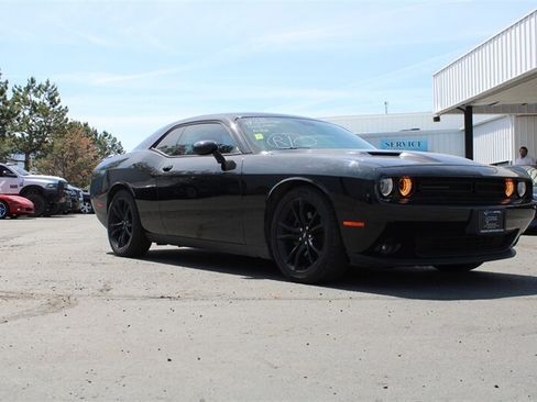 Used 2018 Dodge Challenger SXT w/ Blacktop Package RWD image 7