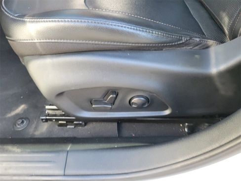 Used 2022 Jeep Compass Limited image 15