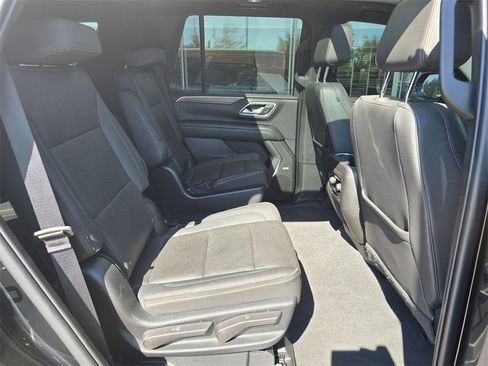 Used 2022 Chevrolet Tahoe High Country image 12