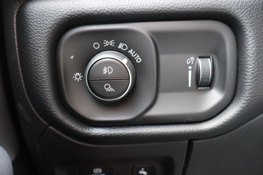 Used 2020 RAM 1500 Big Horn AWD/4WD image 15