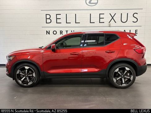 Used 2019 Volvo XC40 T4 Momentum FWD image 8