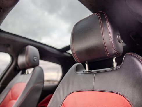 Used 2020 Jaguar F-PACE R-Sport image 21