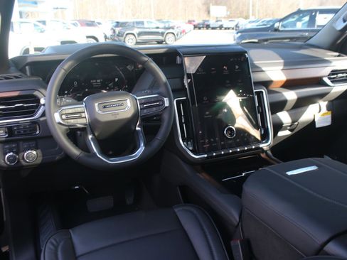 New 2026 GMC Yukon XL Denali image 17