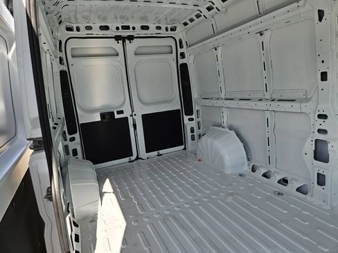 New 2026 RAM ProMaster 2500 w/ Convenience Group FWD image 23