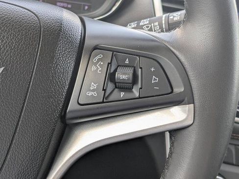 Used 2020 Chevrolet Trax LT w/ LT Convenience Package FWD image 25