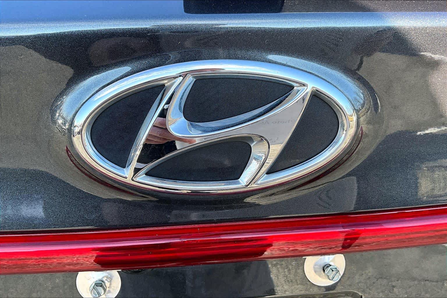 Used 2023 Hyundai Santa Fe SEL w/ Premium Package FWD image 31