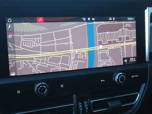 Used 2022 Porsche Macan image 21