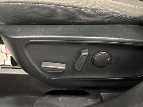 Certified 2024 Toyota Corolla Cross XLE image 58