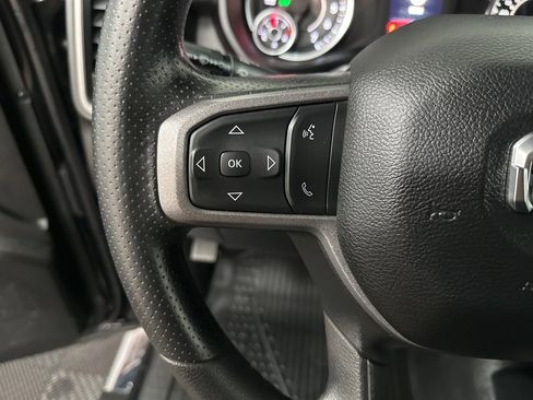 Used 2024 RAM 2500 Tradesman w/ Chrome Appearance Group image 17