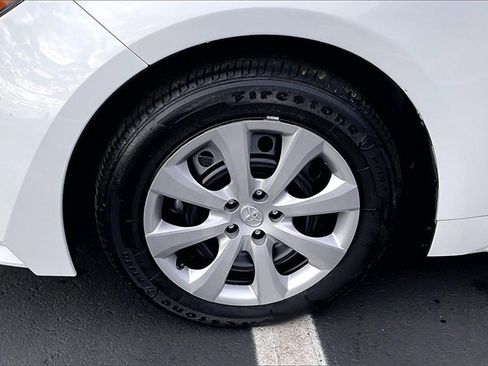 Used 2025 Toyota Corolla LE image 9