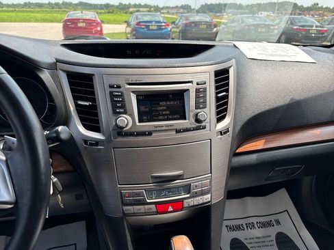 Used 2013 Subaru Outback 2.5i Limited AWD/4WD image 15