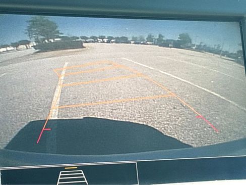 Used 2022 Chevrolet Equinox LT FWD image 28