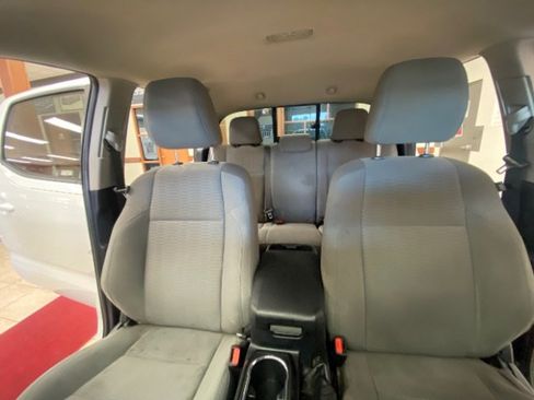 Used 2019 Toyota Tacoma SR w/ SR Convenience Package image 19